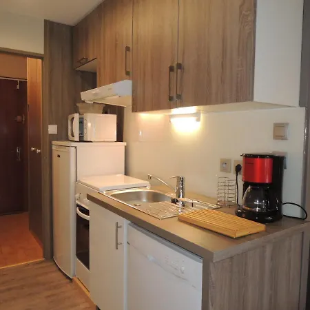 Lumineux Avec Balcon Et Parking, Animaux Acceptes